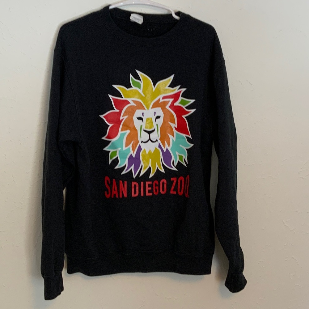 Gildan Black Crewneck Sweater with Vibrant Lion Graphic